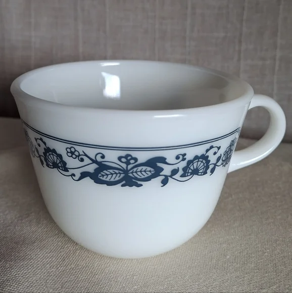 VTG Set of 2 Corning/ PYREX Old Town Blue Onion Mugs - Picture 3 of 7